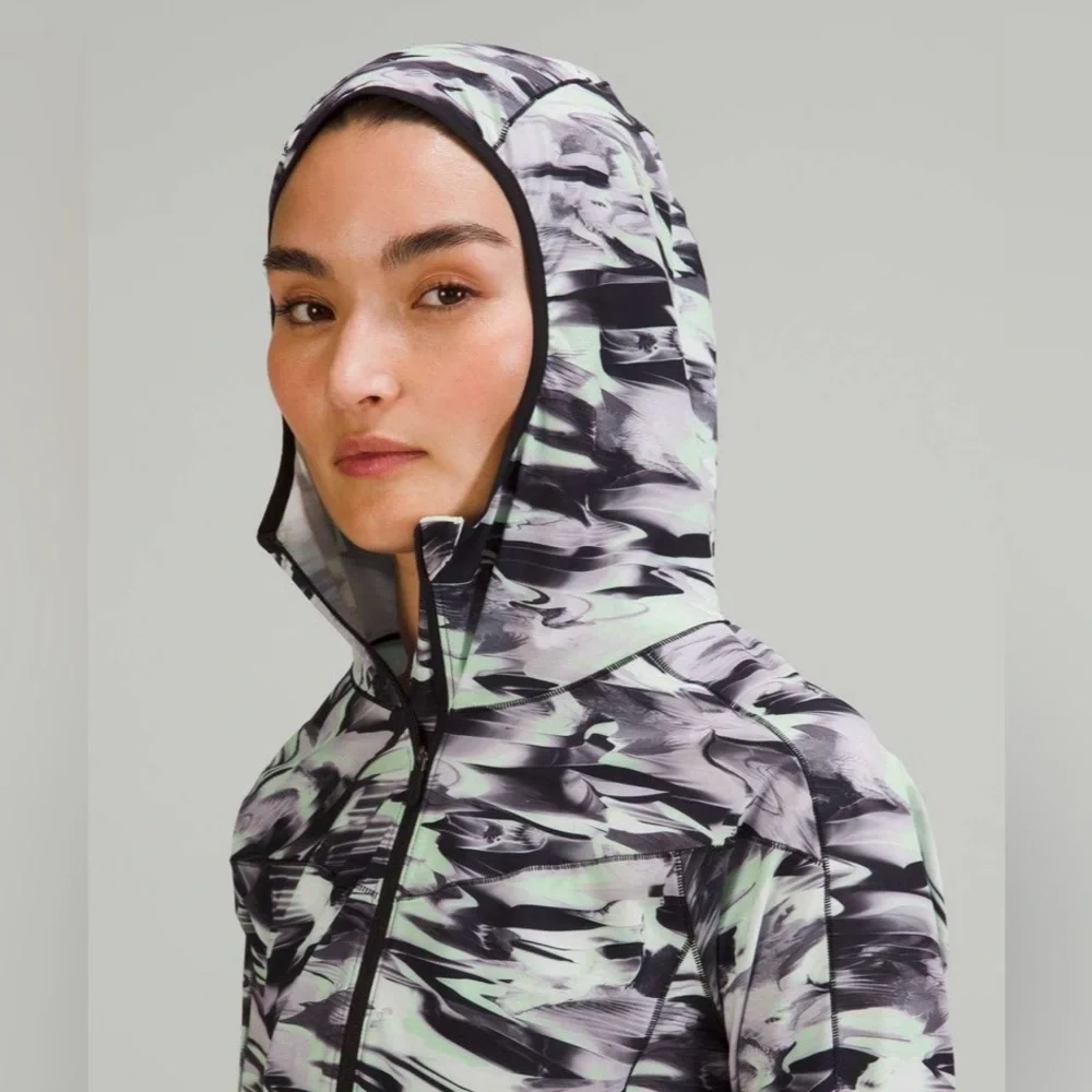 Lululemon Mist Over Windbreaker Jacket Paint Glide Multi Size 2 Retired Edition